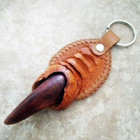 Handmade! Velociraptor Dinosaur! Claw +Leather Key Chain! Masculine Big KeyChain - Picture 4 of 9